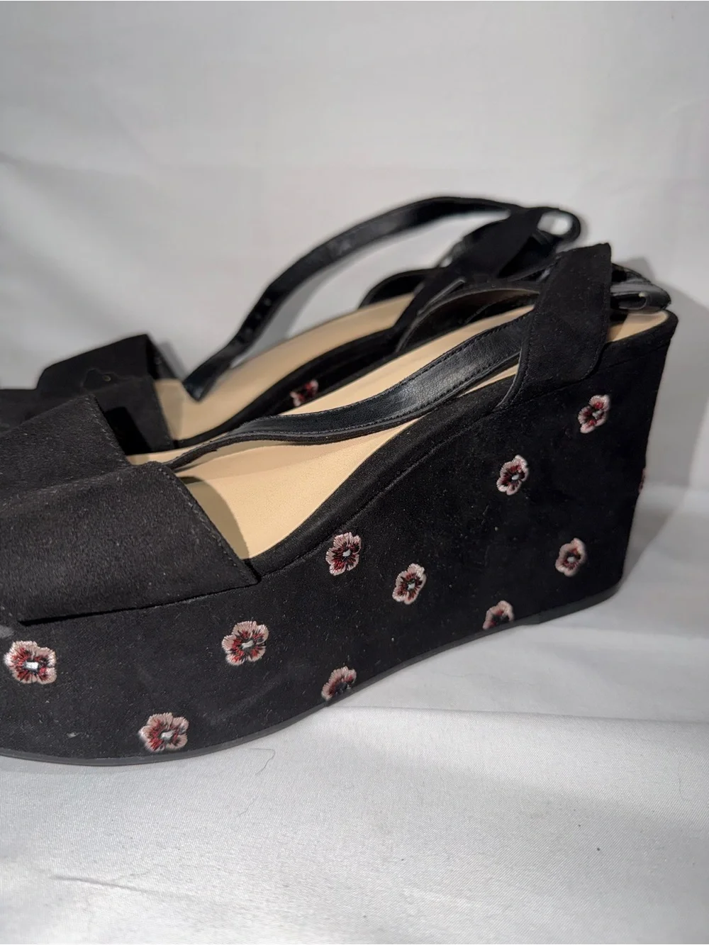 Nine West Shoes Keely Black Suede Platform Wedge Sandals Embroidered Floral 9.5